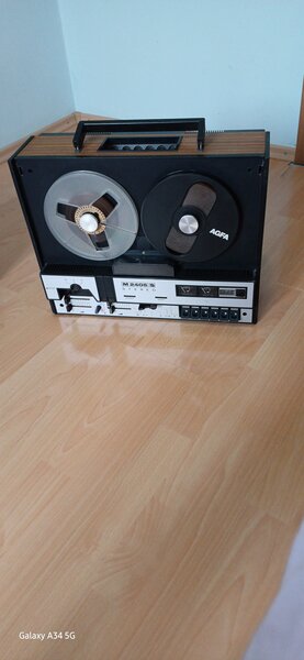 Magnetofon.